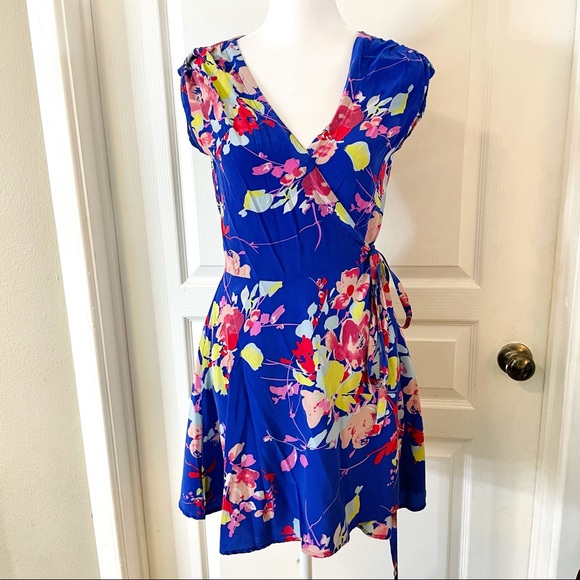 Yumi Kim Soho Mixer floral Dodger blue wrap dress - Picture 3 of 8